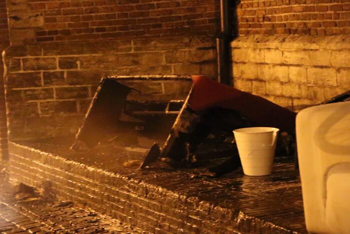 Bank gaat in vlammen op