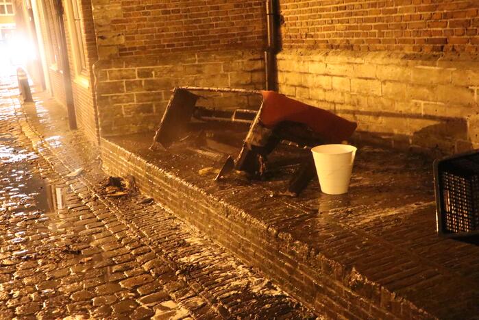 Bank gaat in vlammen op