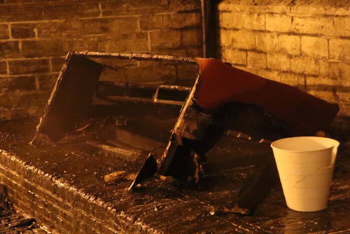 Bank gaat in vlammen op