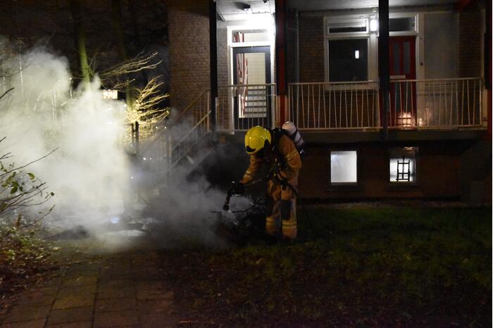 Scooter verwoest door brand