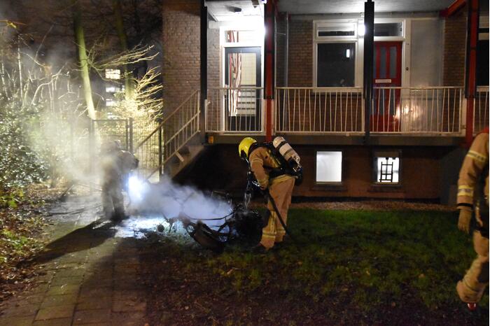 Scooter verwoest door brand