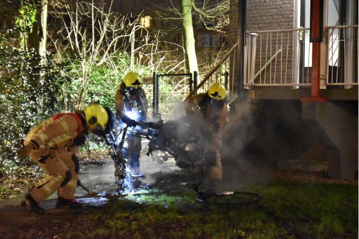 Scooter verwoest door brand