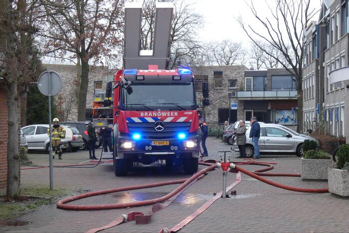 Veel rook bij brand in winkel