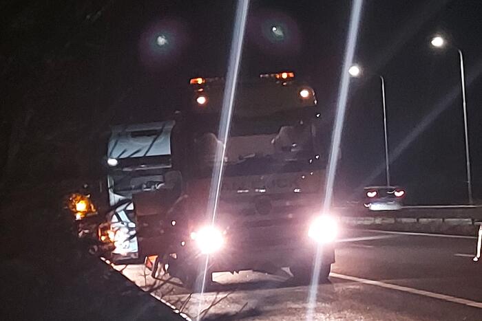 Brand in vrachtwagen snel onder controle