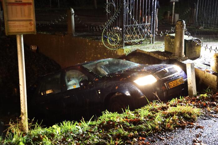 Auto te water geraakt