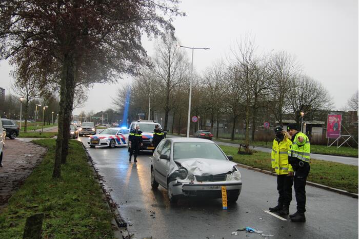 Ernstige aanrijding tussen twee auto's