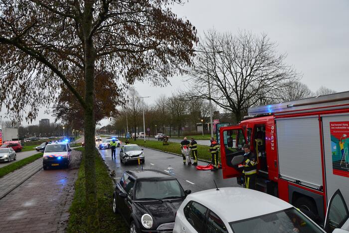 Ernstige aanrijding tussen twee auto's