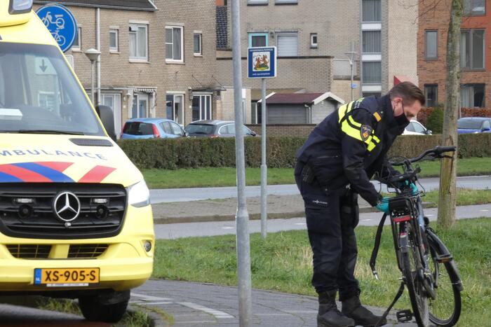 Fietser gewond bij botsing met auto