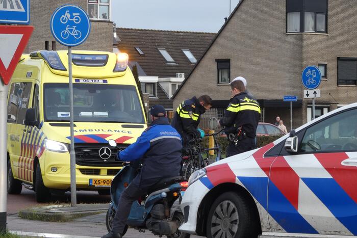 Fietser gewond bij botsing met auto