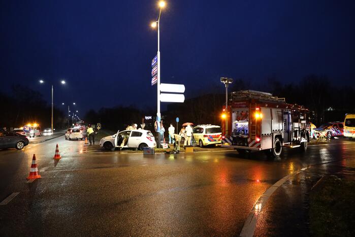 Persoon gewond bij botsing op kruising