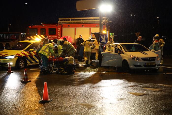 Persoon gewond bij botsing op kruising