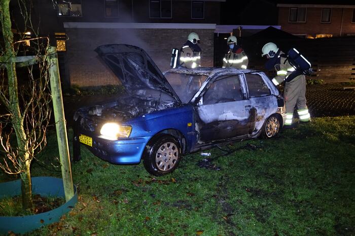 Auto verwoest door brand