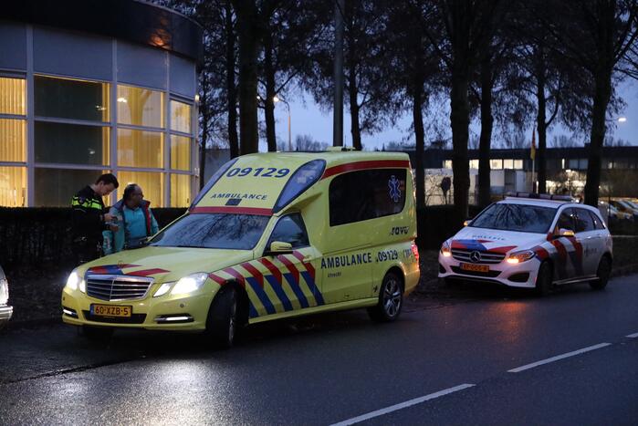 Fietser gewond bij botsing met auto