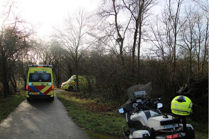 Twee personen gewond bij ongeval op gladde brug