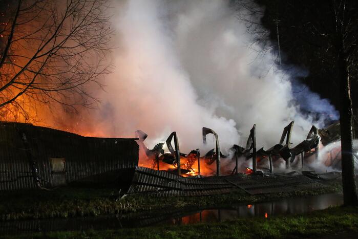 Tribune sportvereniging TOGB in brand