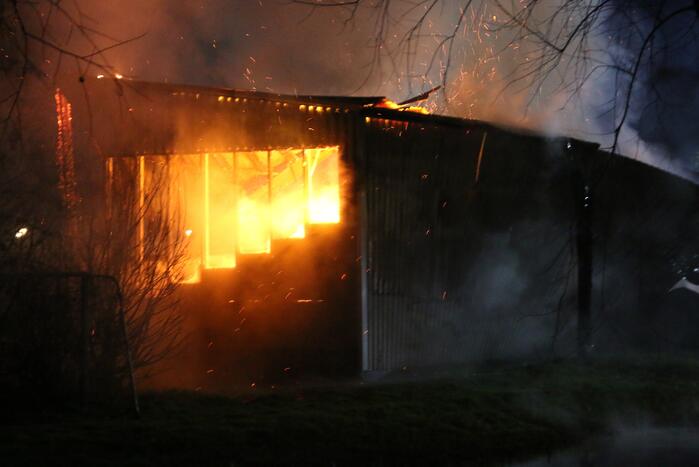 Tribune sportvereniging TOGB in brand