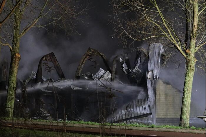 Tribune sportvereniging TOGB in brand