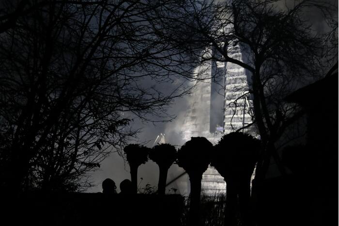 Grote brand verwoest schuur