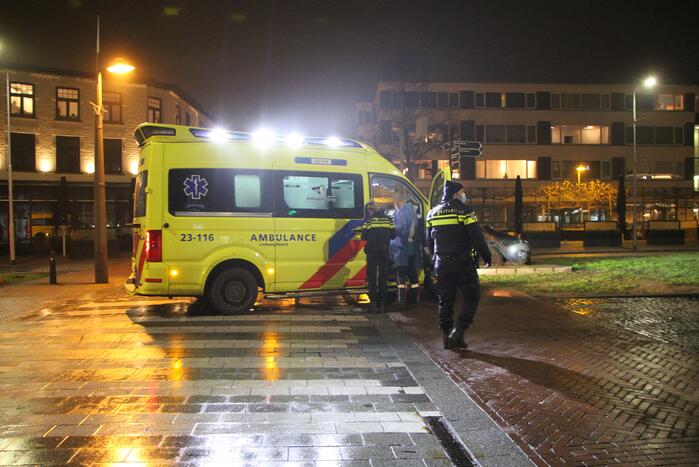 Maaltijd bezorger aangereden op zebrapad