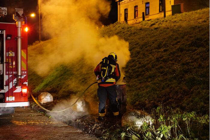 Brandweer blust vuurton