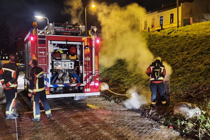 Brandweer blust vuurton