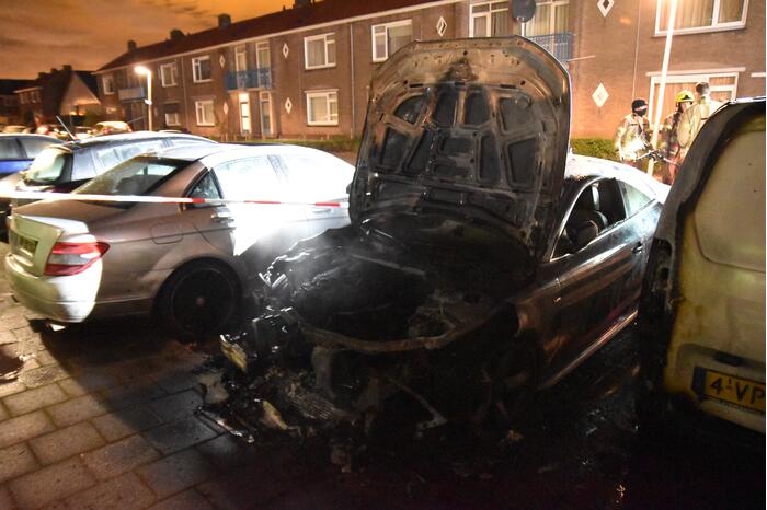 Auto verwoest door brand