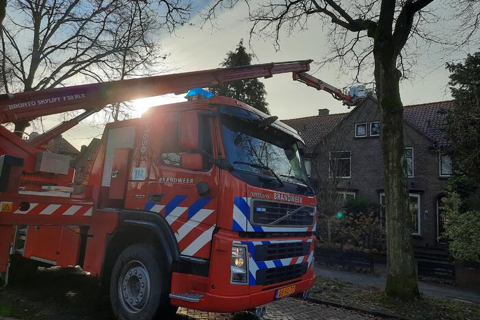 #Zwolle Schoorsteenbrand geveegd na brand Wipstrikkerallee Zwolle.