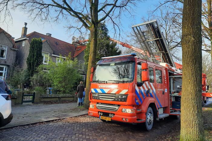 Schoorsteenbrand geveegd na brand