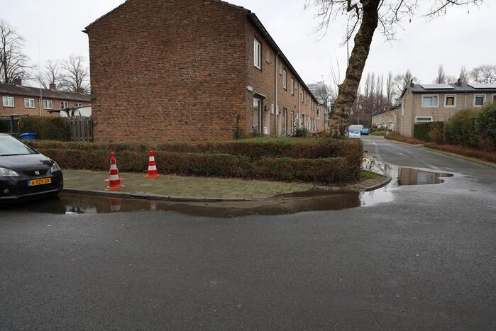 Stoep verzakt langzaam door waterlekkage
