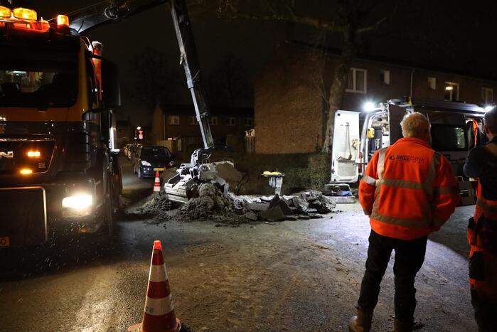 Stoep verzakt langzaam door waterlekkage