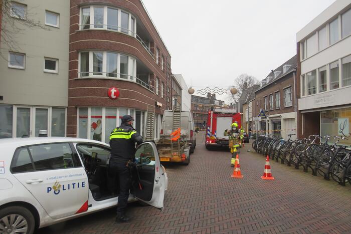 Gaslekkage in winkelstraat