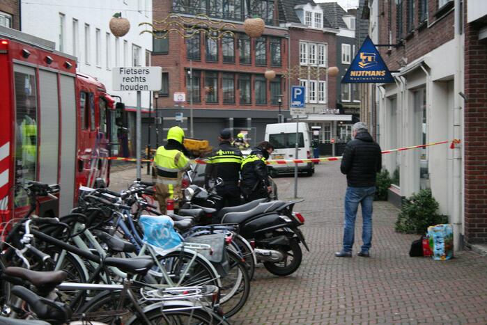 Gaslekkage in winkelstraat