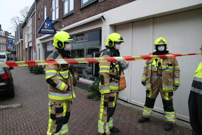 Gaslekkage in winkelstraat