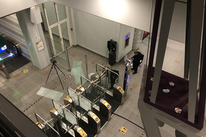 Plofkraak op pinautomaat station