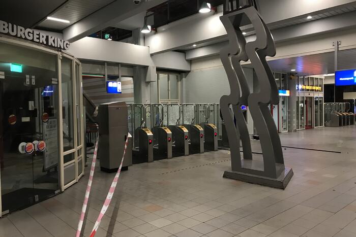 Plofkraak op pinautomaat station