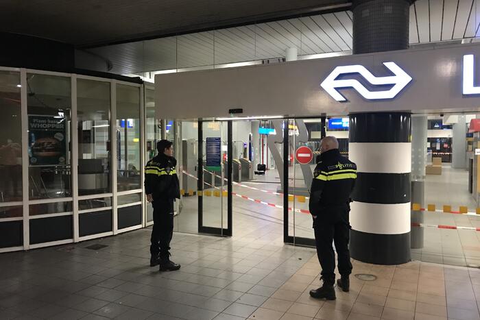 Plofkraak op pinautomaat station