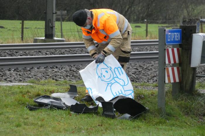 Dode na botsing met trein op onbewaakte spoorwegovergang