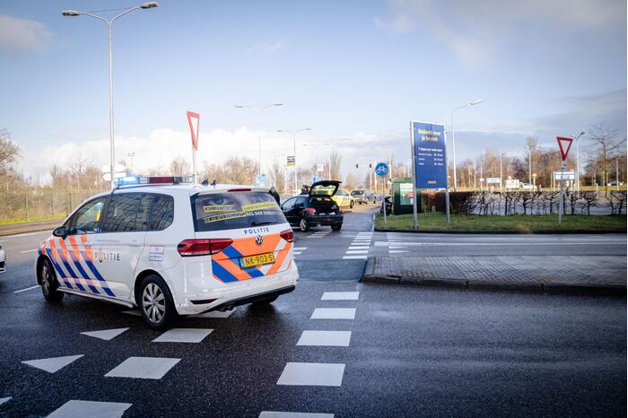 Brommerrijder gewond bij botsing met auto
