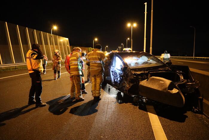 Enorme schade na crash met Tesla op RIMOB