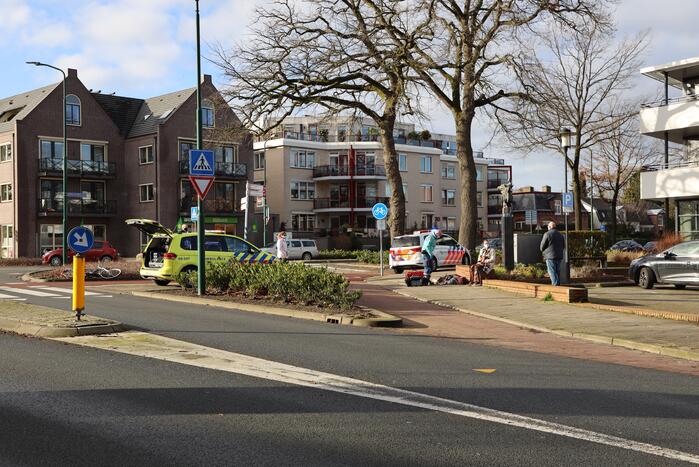 Fietser gewond bij ongeval op rotonde