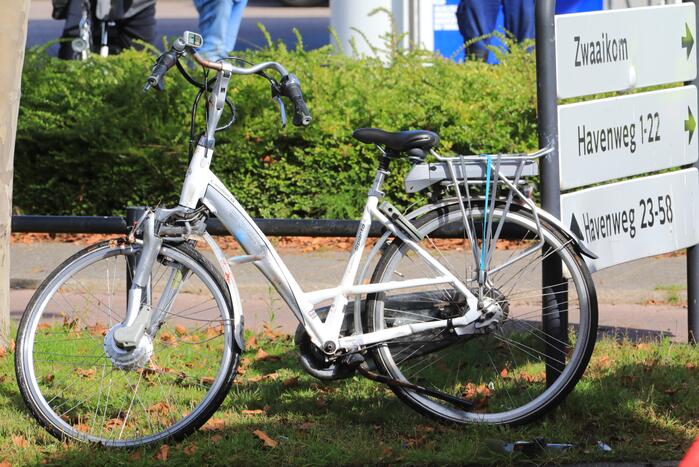Automobilist rijdt door na aanrijding met fietser