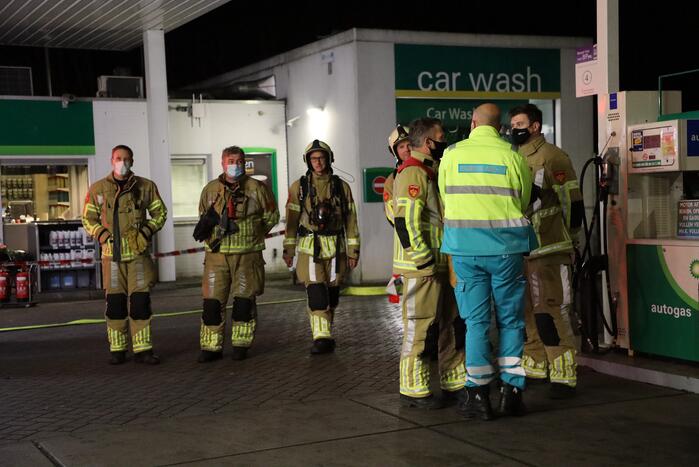 Brandweer doet onderzoek bij Carwash BP-tankstation