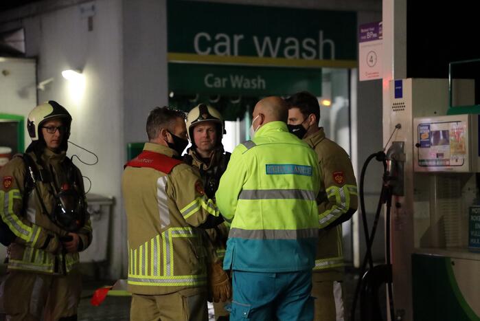 Brandweer doet onderzoek bij Carwash BP-tankstation
