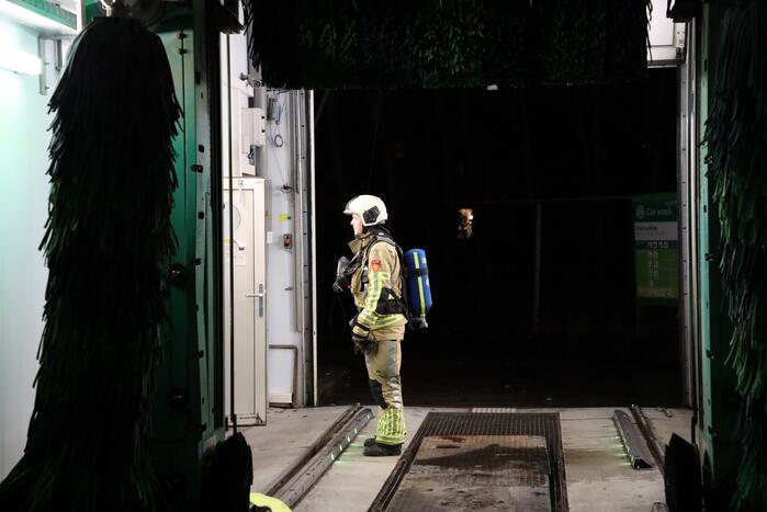 Brandweer doet onderzoek bij Carwash BP-tankstation