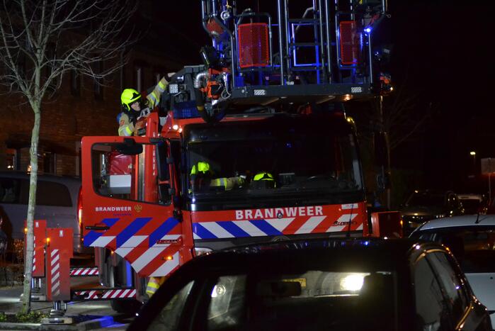 Brandweer doet onderzoek naar mogelijke schoorsteenbrand