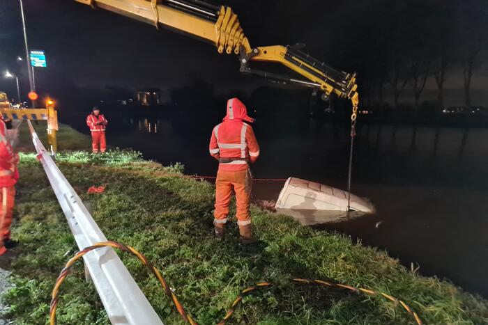 Auto te water geraakt