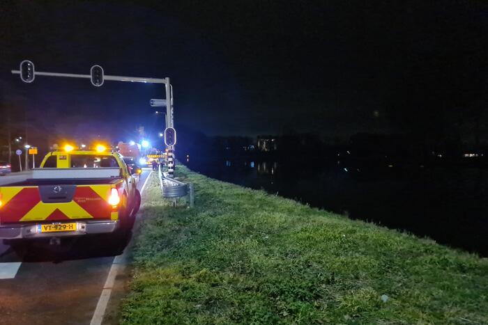 Auto te water geraakt