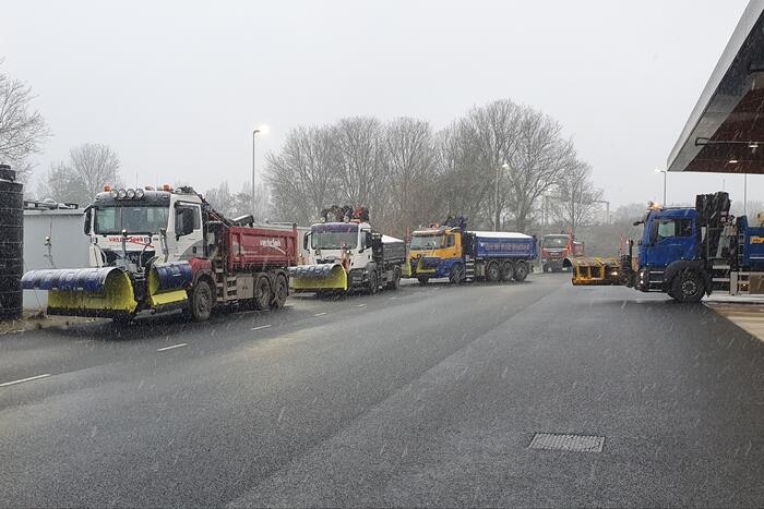 Eerste sneeuw gevallen; KNMI waarschuwt voor gladheid