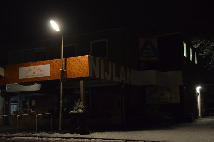 Café 't Wap opent deuren en politie doet inval