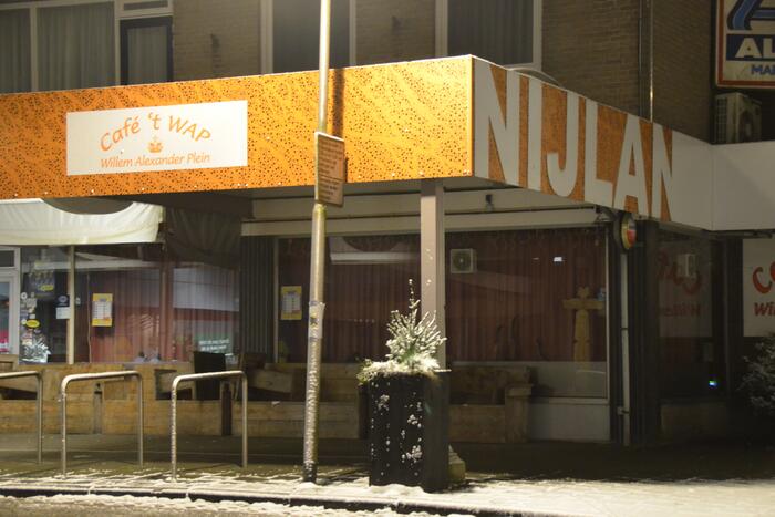 Café 't Wap opent deuren en politie doet inval